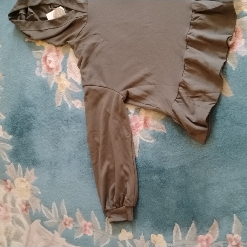 Women's Boho Hooded Green Sweatshirt With Ruffled Hem Large NWT - Picture 5 of 11